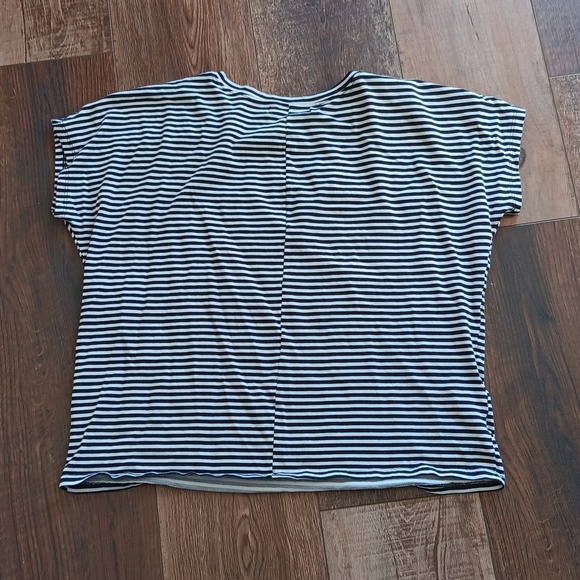 Striped top - Picture 5 of 5